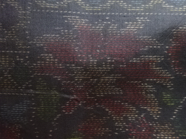 アンティーク　花唐草模様織り出し本場泥大島紬着物